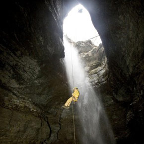 mediacritica_no_place_on_earth_290